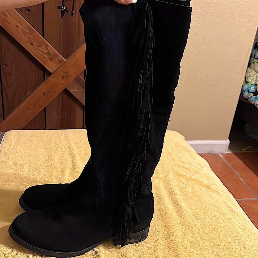 Steven madden cowboy boots super cute and good condition !